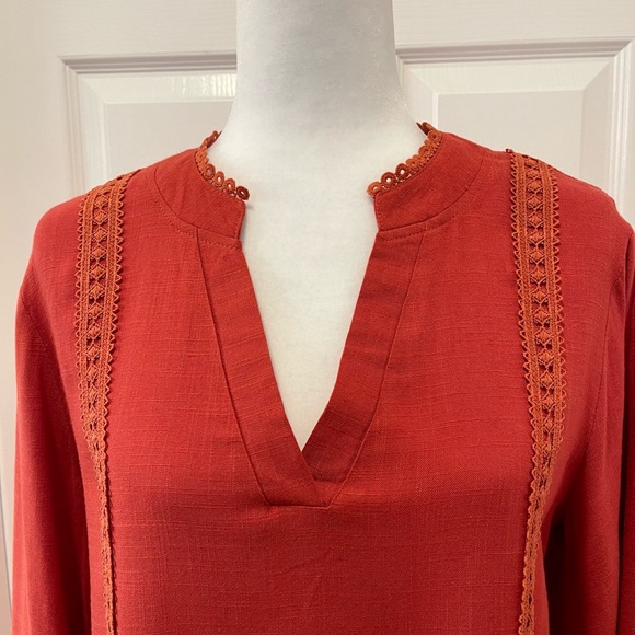 NWOT Amaryllis Puff Long Sleeves Crochet Embellished Top - Picture 6 of 10